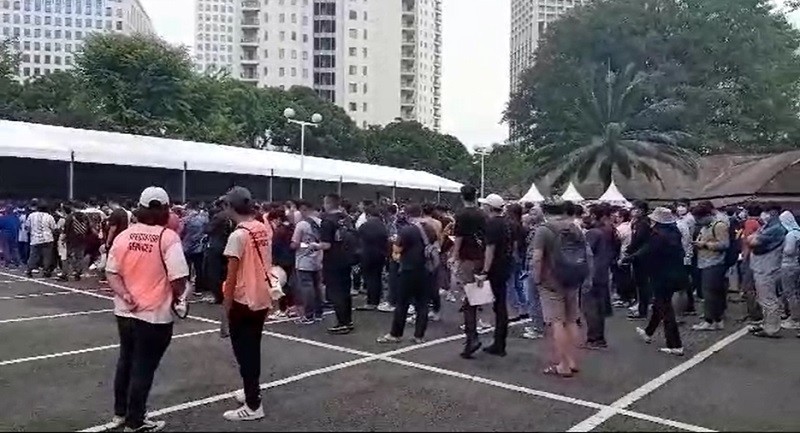 Dimulai Hari Ini, Antrean Penukaran Tiket Timnas Indonesia vs Argentina Mengular (foto andri bagus mpi)