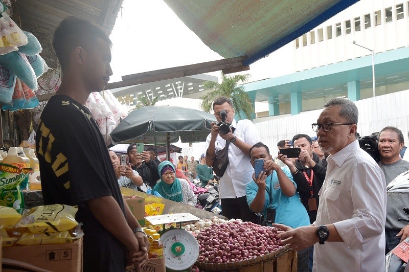 Cek Harga Sembako Jelang Idul Adha, Mendag Blusukan ke Pasar Mardika Ambon (Foto Dok Kemendag)