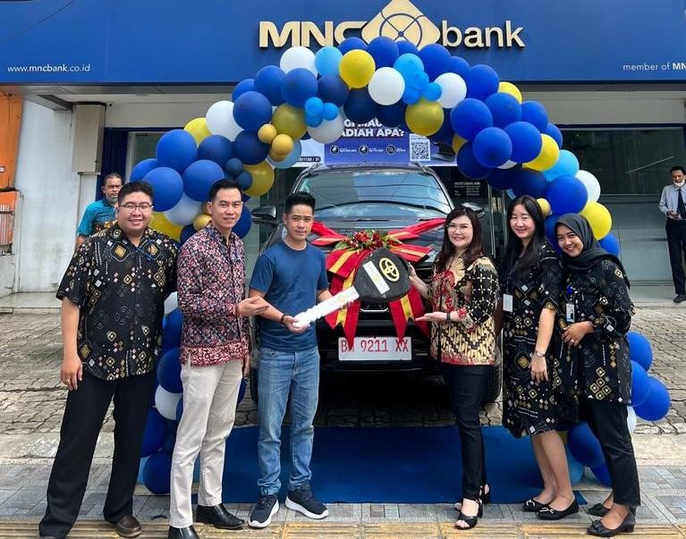 Buka Tabungan Dahsyat Berhadiah, Nasabah Pilih Toyota Fortuner (FOTO:MNC Media)