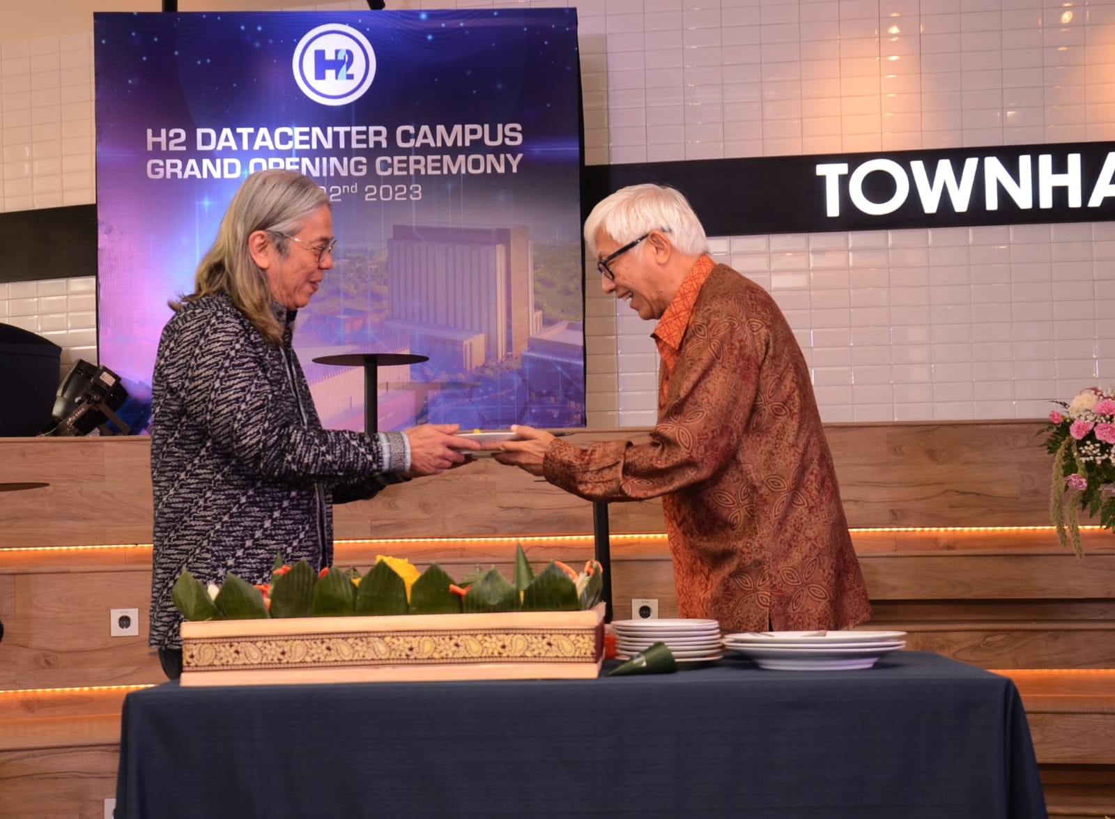DCI Indonesia (DCII) dan Salim Group Rintis Pusat Data Bertenaga Surya Pertama di Indonesia (foto: MNC Media)