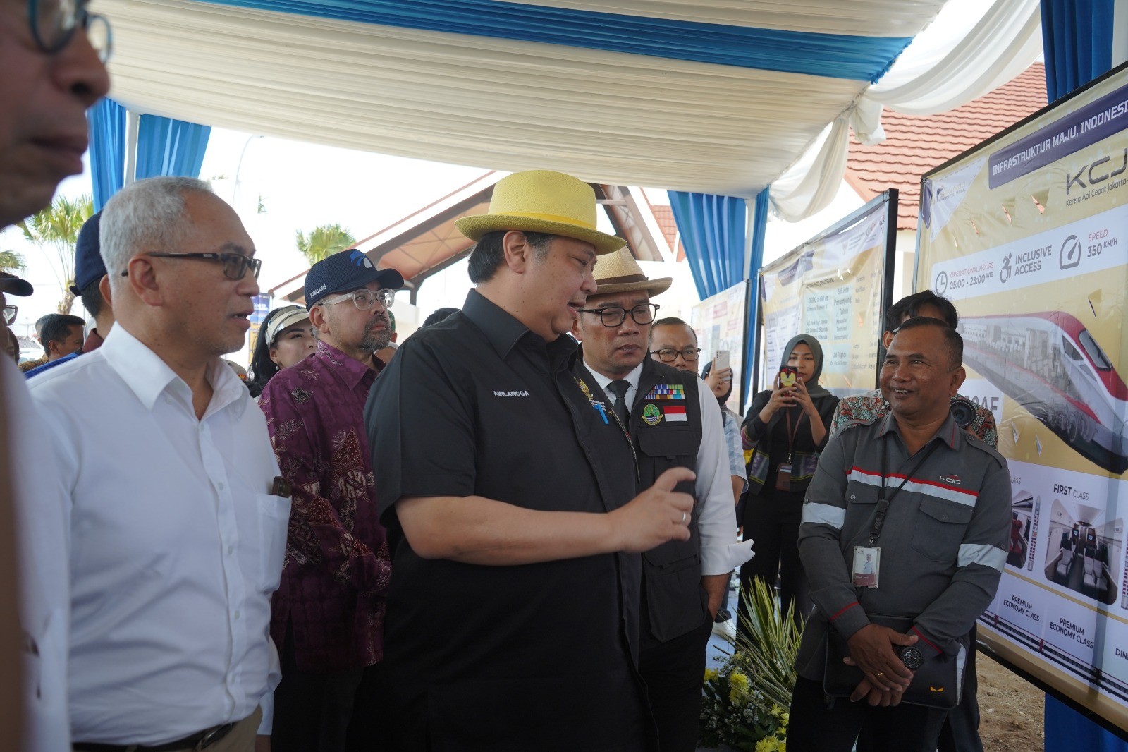 Airlangga Pantau Langsung Progres Pembangunan Tol Cisumdawu. Foto: MNC Media.