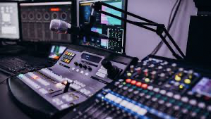 Inilah Gaji Penyiar Radio yang Jarang Anda Ketahui. (FOTO : MNC MEDIA)
