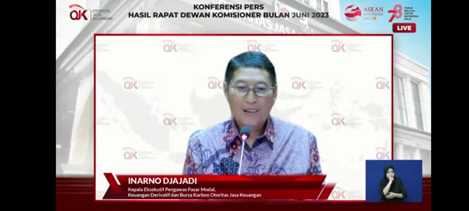 OJK Jatuhkan Sanksi 24 Pihak di Pasar Modal dan Denda Rp11,03 Miliar, Ada MCM. (Foto: Tangkapan Layar Youtube OJK)