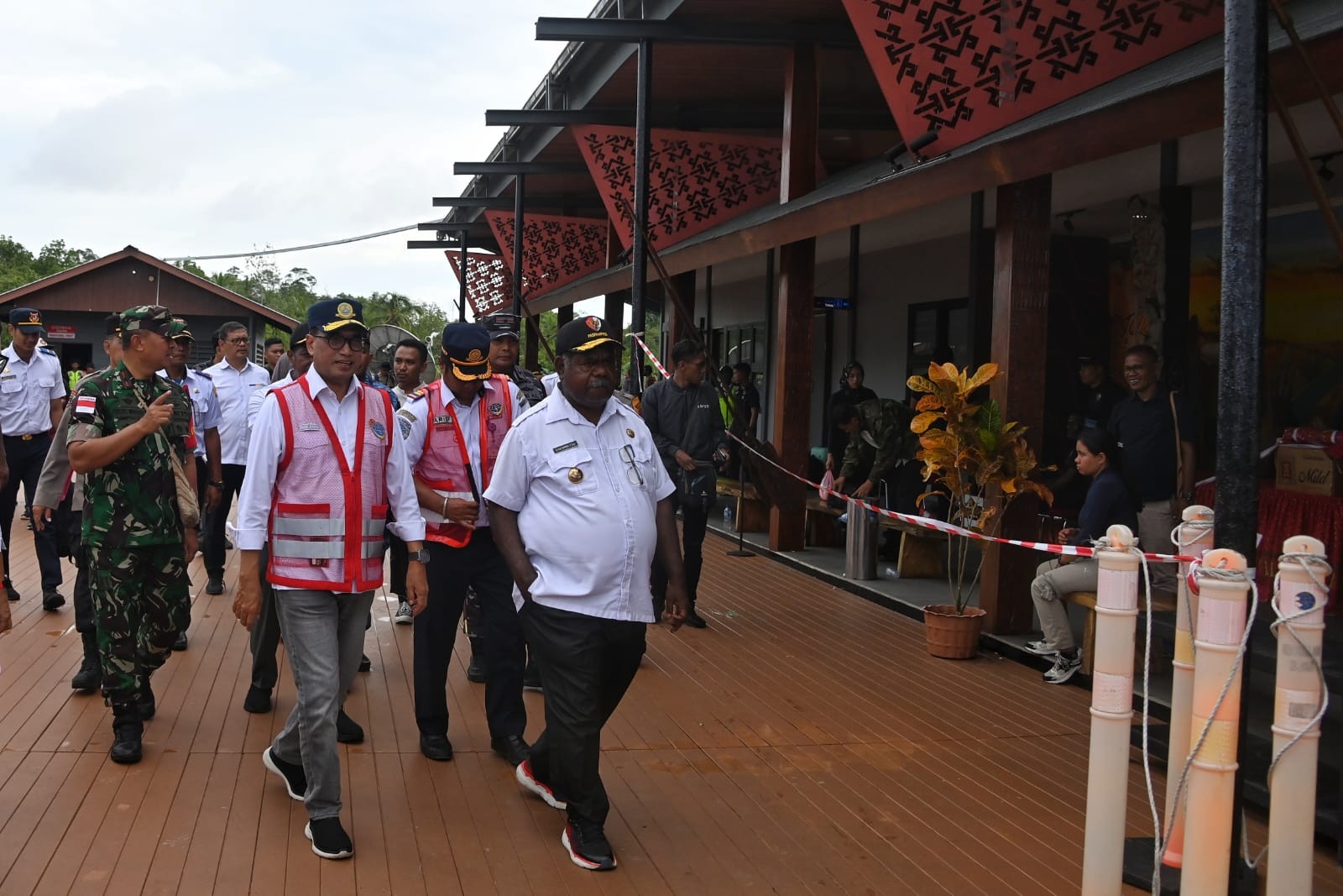 Jelang Diresmikan, Menhub Tinjau Pelayanan Bandara Ewer di Asmat (FOTO:Dok Ist)