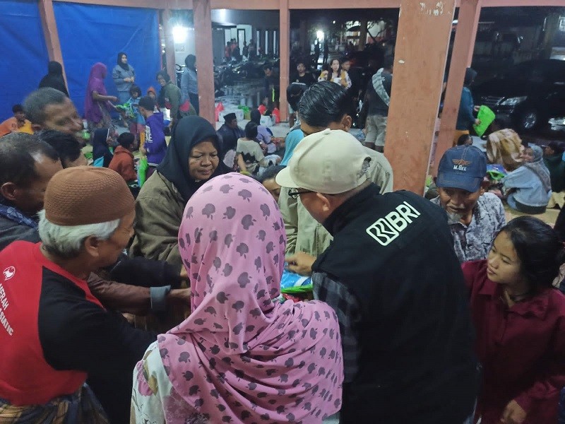 BRI (BBRI) Gerak Cepat Salurkan Bantuan ke Korban Banjir Bandang Lumajang (Foto Dok BRI)