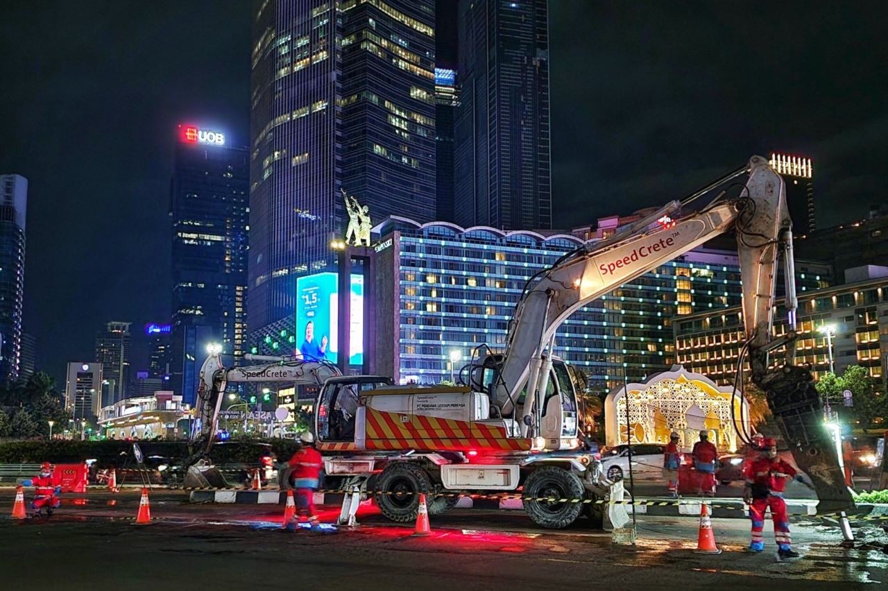 Semen Indonesia (SMGR) Garap Perbaikan 14 Koridor Jalur Bus TransJakarta (foto: MNC Media)