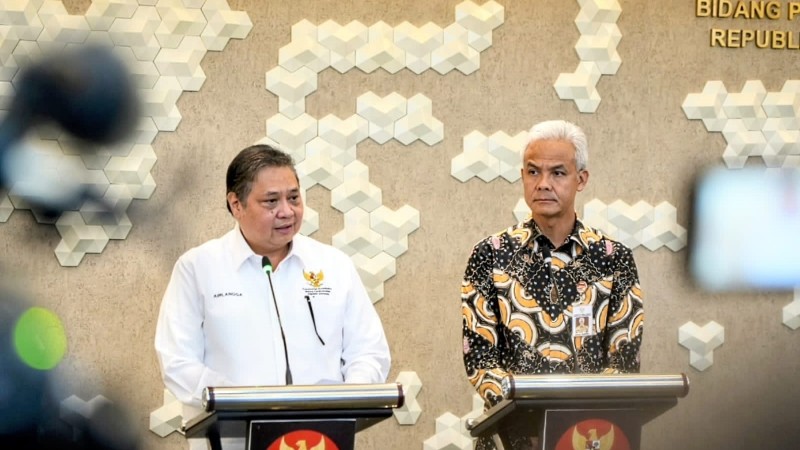 Menteri Koordinator Bidang Perekonomian Airlangga Hartarto dan Gubernur Jateng Ganjar Pranowo. Foto: Dokumen Kemenko Perekonomian