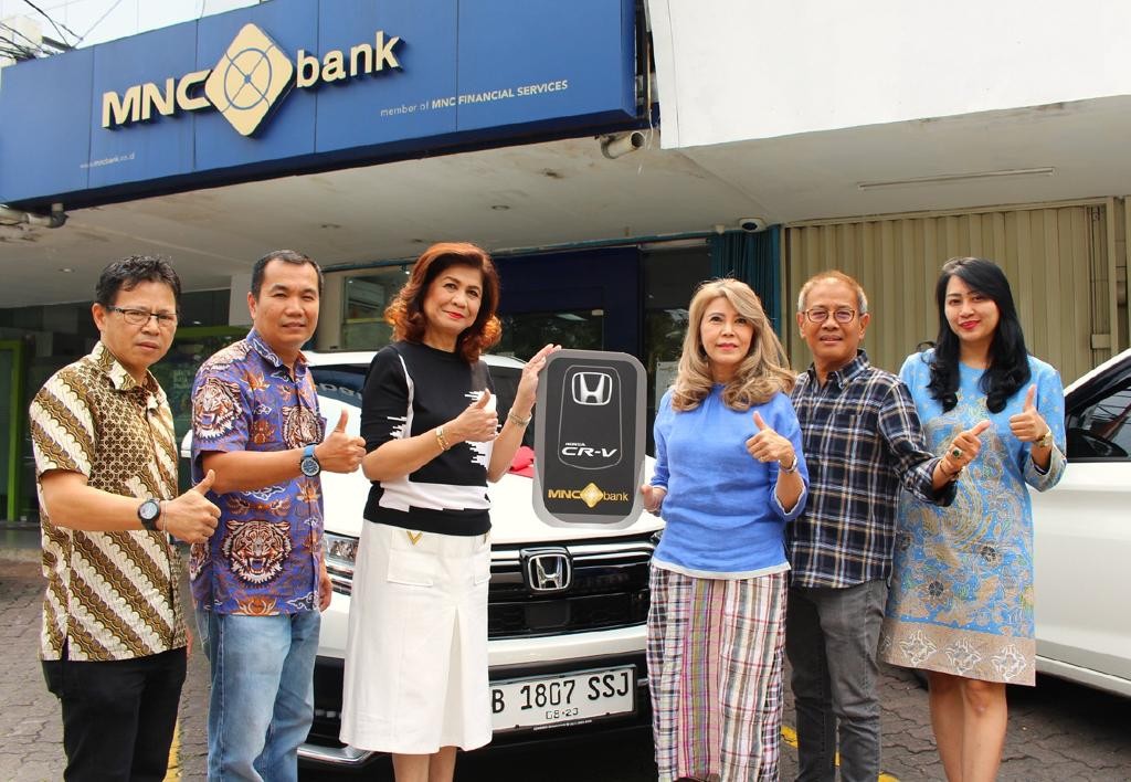 Rezeki Tabungan Dahsyat Undian, Nasabah MNC Bank Dapat All New Honda CRV. Foto: MNC Media.