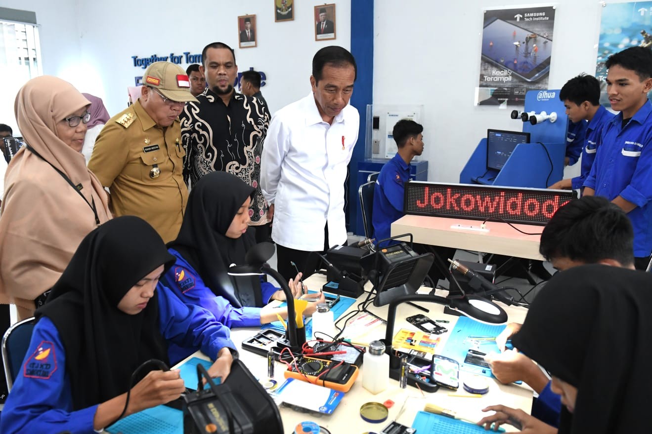 Jokowi Puji Penerapan Link and Match SMK dan Industri di Bengkulu. (Foto: MNC Media)