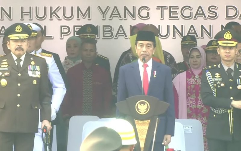 Presiden Jokowi mengingatkan kepada seluruh jajaran kejaksaan untuk mempertahankan kepercayaan publik yang sudah tinggi.