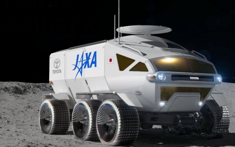 Toyota Motor Corp berencana menggunakan teknologi sel bahan bakar regeneratif untuk menggerakkan mobil penjelajah bulan atau Lunar Rover Vehicle