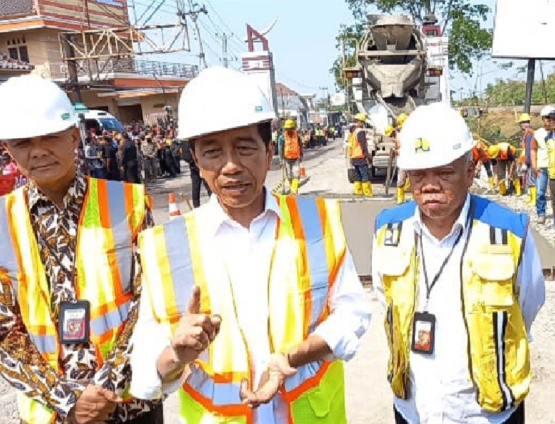 Rekonstruksi Jalan Solo-Purwodadi Telan Dana Rp14 Triliun, Jokowi Jamin Lebih Awet (Foto Ary MPI)