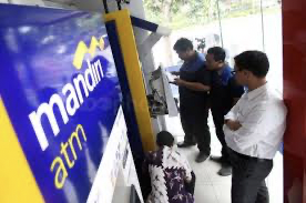 Inilah Cara Mudah Setor dan Tarik Tunai di ATM Mandiri. (FOTO : MNC MEDIA)