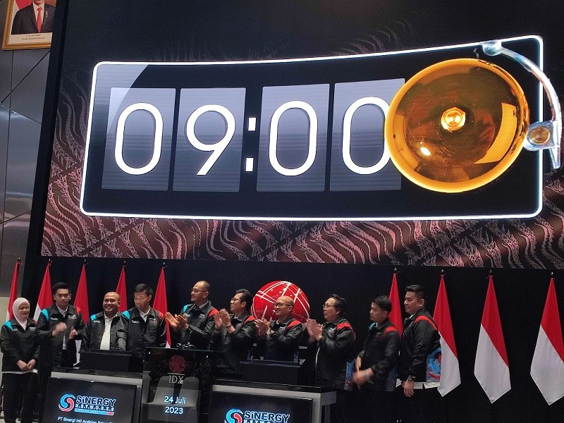 Perdagangan Perdana di BEI, Saham INET Sentuh ARA (Foto Cahya MPI)