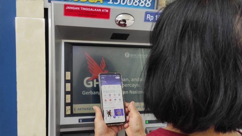 Cara Terbaru Tarik Tunai Saldo OVO dan GoPay di ATM BCA, Bisa Tanpa Kartu. (Foto: MNC Media)