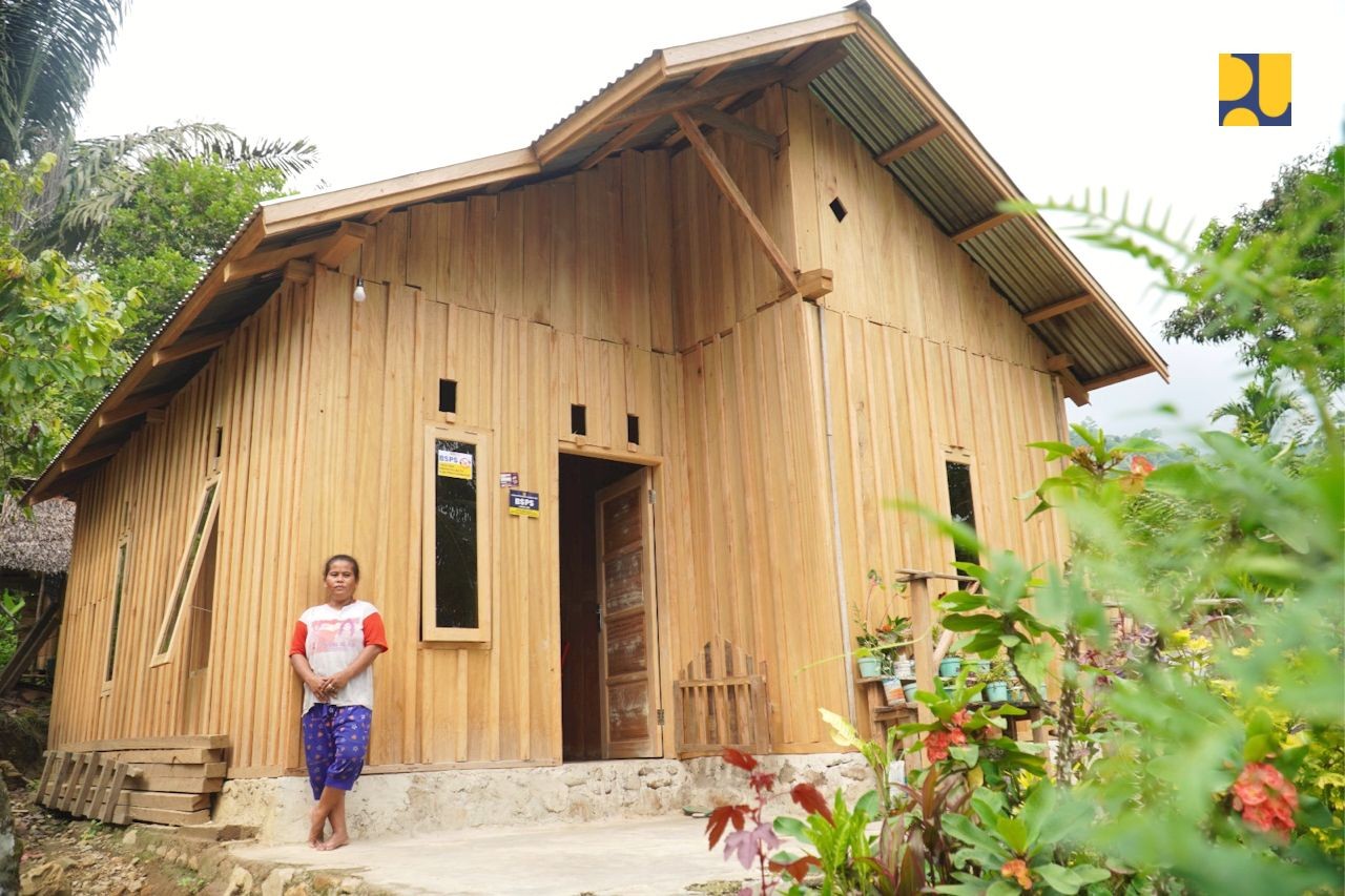 PUPR Kasih Bantuan Tunai Rp20 Juta untuk Renovasi Rumah di Sulawesi Tengah. (Foto: MNC Media)