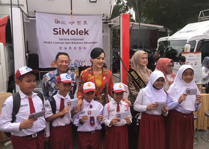 OJK menyarankan agar anak-anak memiliki pemahaman akan pentingnya menabung sedari dini. (Nur Ichsan Yuniarto/IDXChannel)