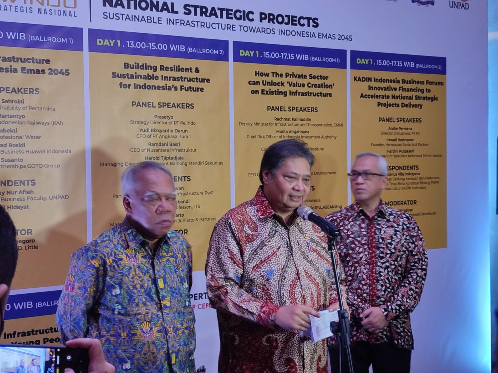 Menteri PUPR Targetkan Renovasi Stadion Kanjuruhan Mulai Agustus 2023. (Foto: Iqbal/MNC Media)