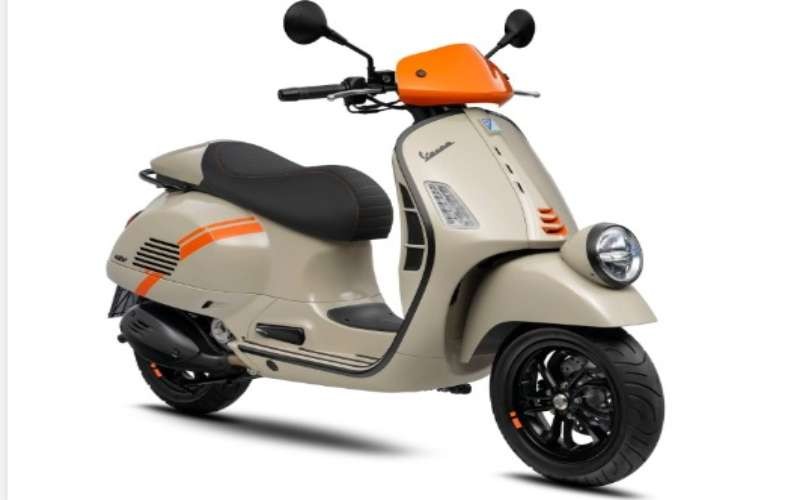 Vespa GTV 300 terbaru meluncur di Vietnam, dibanderol Rp101,5 juta. Foto: Autopro