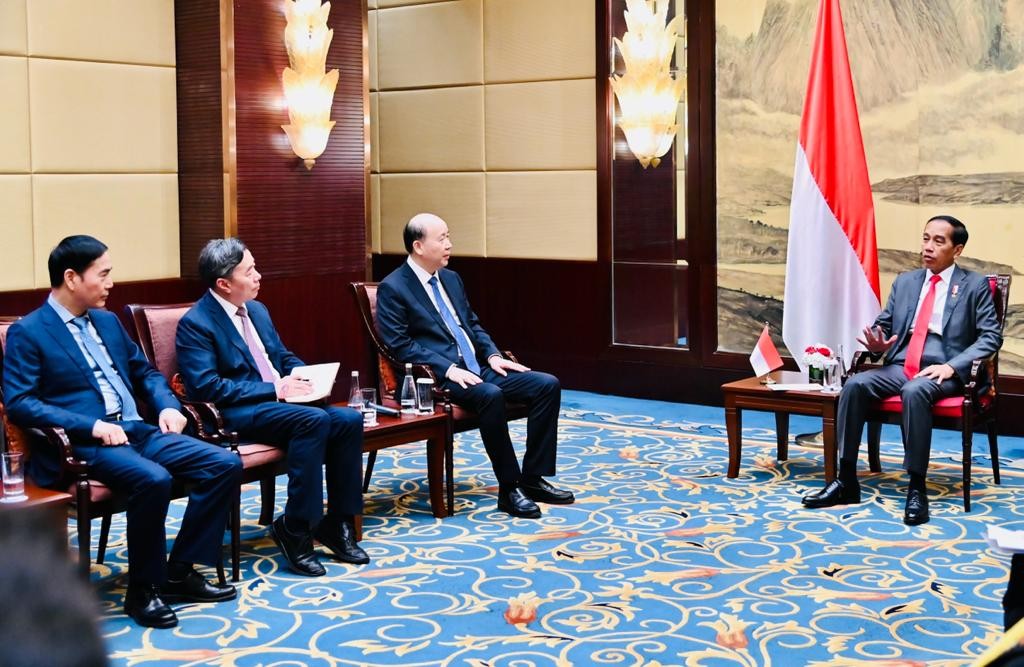 Jokowi Ajak CEO Perusahaan China Kembangkan Industri Kimia dan Energi di RI. Foto: MNC Media.