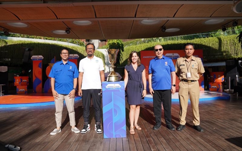 Throphy FIBA World Cup 2023 diarak keliling Indonesia