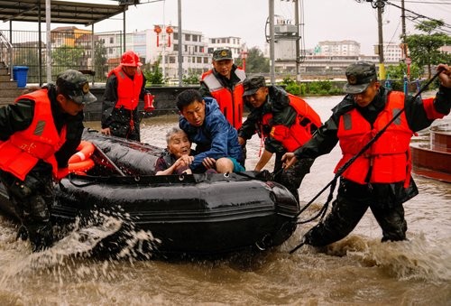 China Diterjang Topan, 31 Ribu Warga Beijing Dievakuasi. (Foto: REUTERS)
