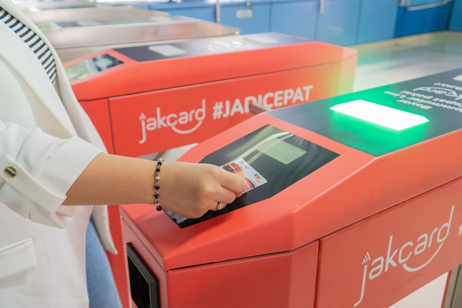 Maksimalkan Layanan JakCard, Bank DKI Gandeng Tokopedia (foto: MNC Media)