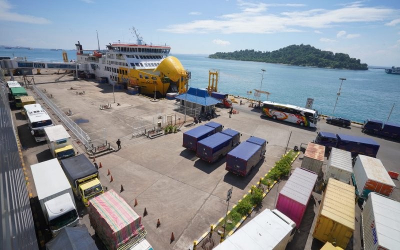 Tarif penyeberangan di 29 lintasan akan mengalami kenaikan mulai besok Kamis (3/8/2023) pukul 00.00 WIB.