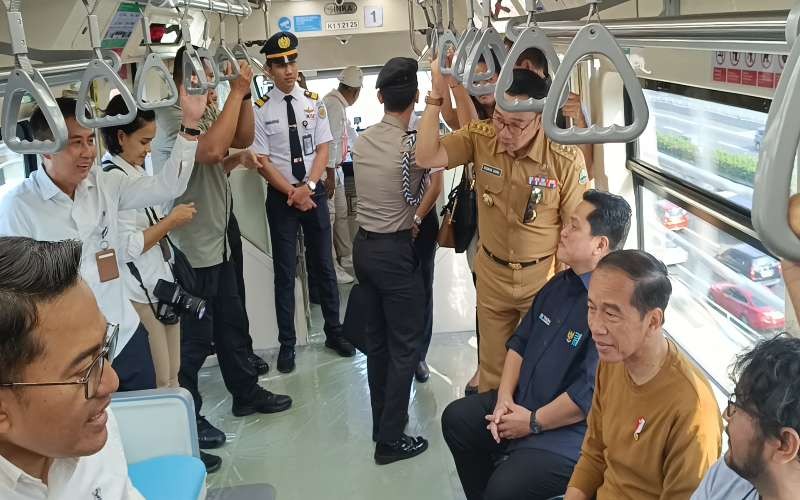 Jokowi usai jajal LRT dari Harjamukti-Dukuh Atas: Nyaman dan alhamdulillah lancar