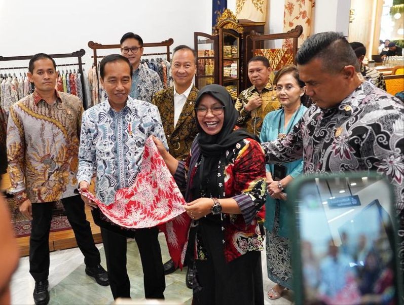 Produk Nasabah PNM Dilirik Jokowi saat Gelar Batik Nusantara (GBN) 2023 (FOTO:Dok Ist)