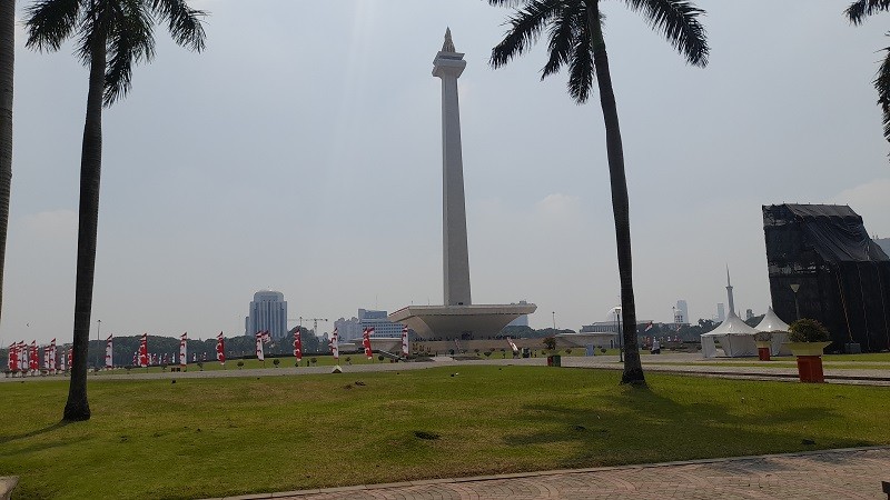 Cuaca Makin Panas, Pengunjung Monas Minta Jam Operasional Diperpanjang. (Foto: MNC Media)