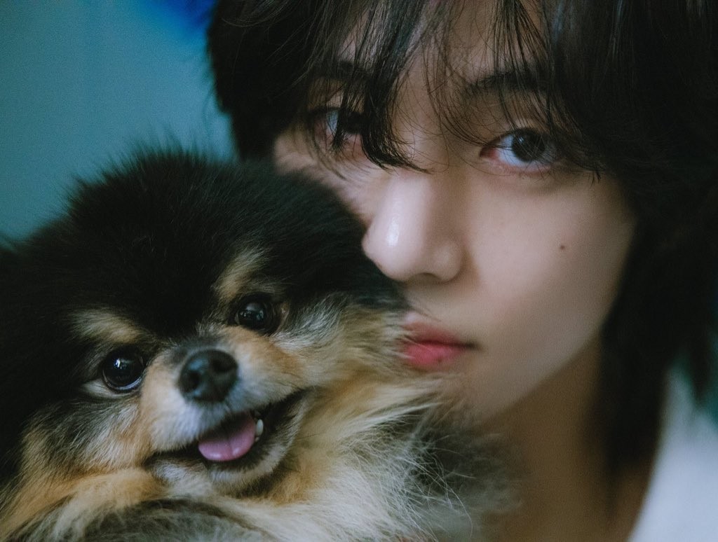 12 Sumber Kekayaan V BTS: dari Penjualan Album hingga Brand Deals dengan Merek Mewah. (Foto: Weverse/Bighit)