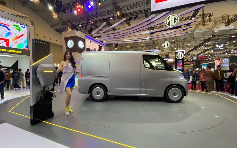 Daihatsu pamerkan mobil listrik konsep di GIIAS 2023. (Muhammad/MPI)