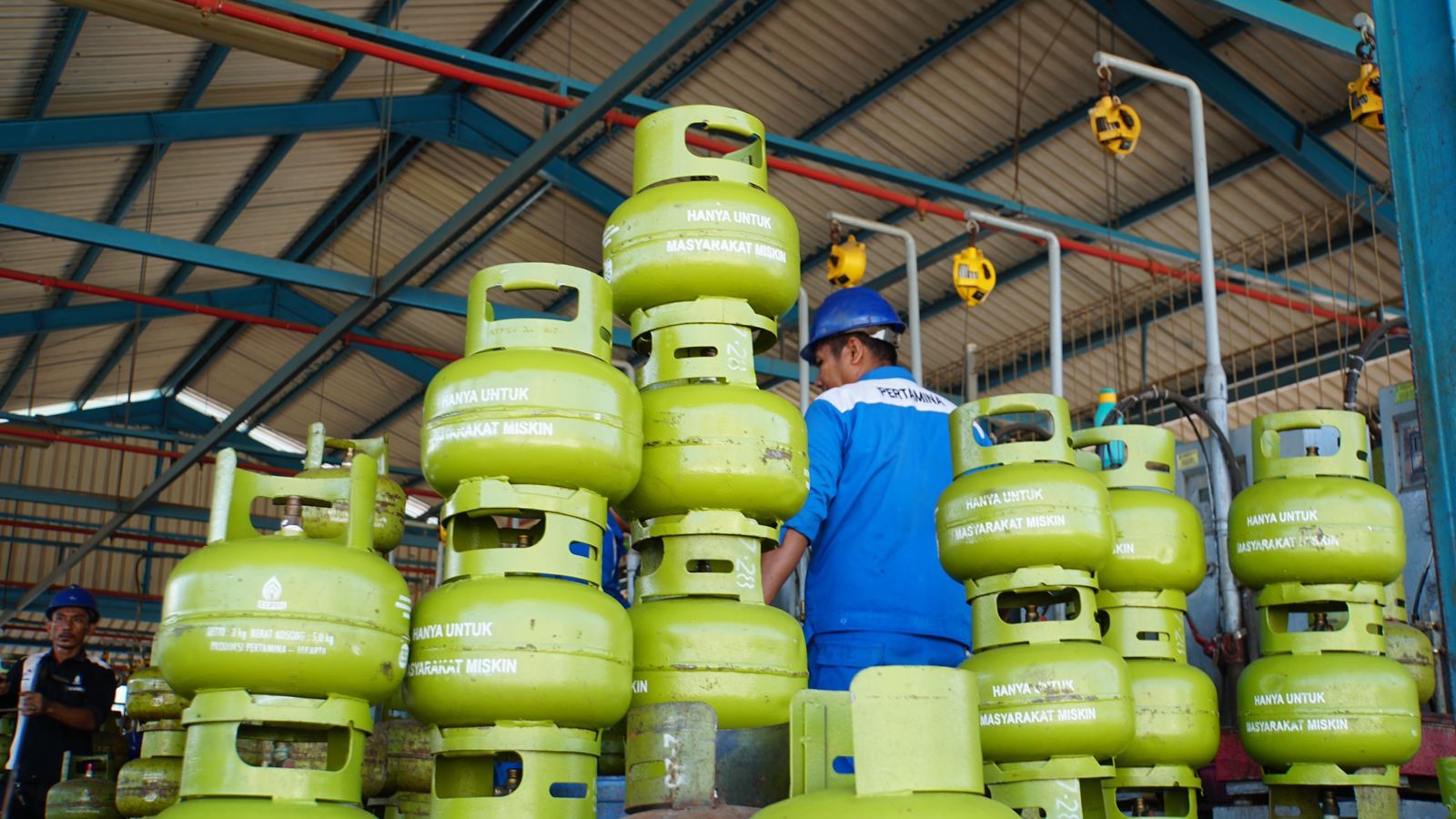Prilly Latunconsina Terciduk Pakai LPG Subsidi, DPR Ikut Angkat Bicara (foto mnc media)