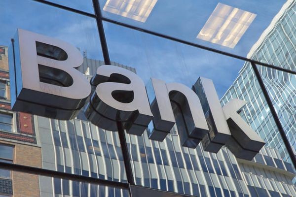 S&P Turunkan Peringkat Beberapa Bank AS Imbas Risiko Pendanaan dan Likuiditas. (Foto: MNC Media)