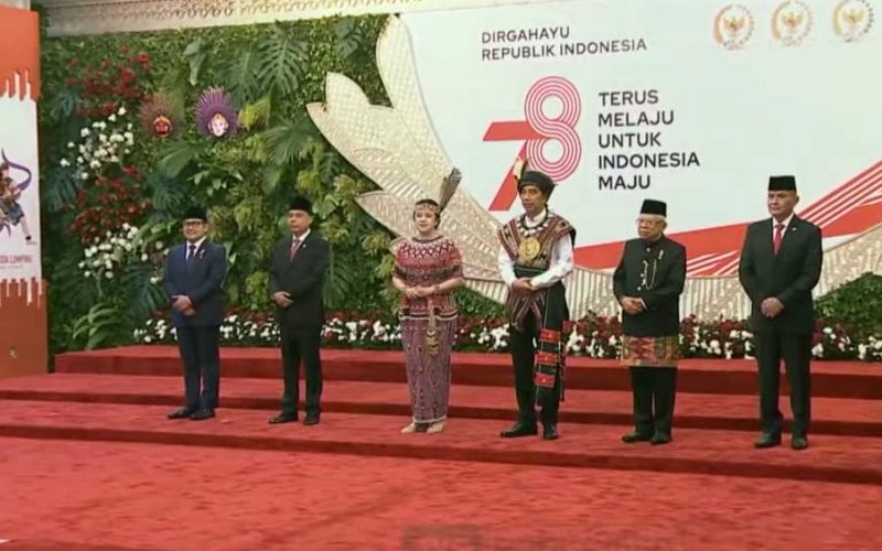 Jokowi, Ma'ruf Amin, dan Puan Kompak Kenakan Pakaian Adat di Sidang Tahunan MPR