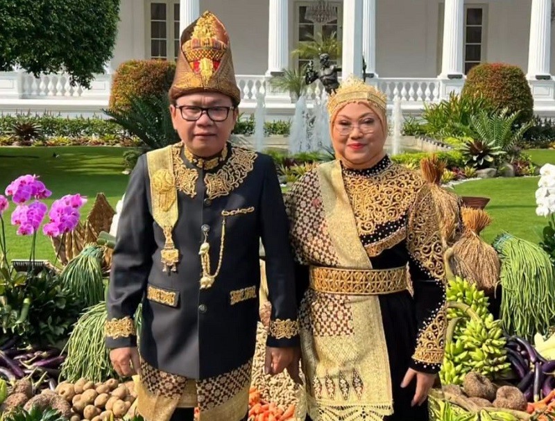 Menaker Berpakaian Adat Aceh, Ini Potret Ida Fauziyah di Upacara HUT RI ke-78. (Foto: Dinar/MPI)