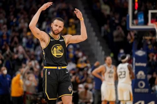 5 Pemain Basket dengan Bayaran Termahal, Nomor Satu Spesialis Tembakan Jauh. (FOTO : MNC MEDIA)