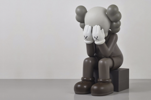 Kekayaan dan Pendapatan Kaws: Seniman yang Karyanya Dikoleksi Artis Internasional. (Foto: The Red Gallery)