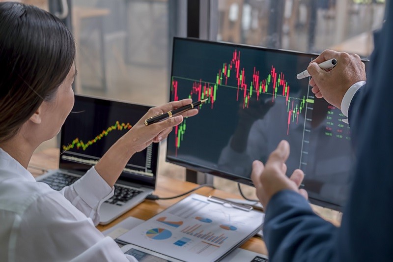 IHSG Diproyeksi Lanjut Menguat, Buy Saham BBRI hingga BRIS (foto mnc media)