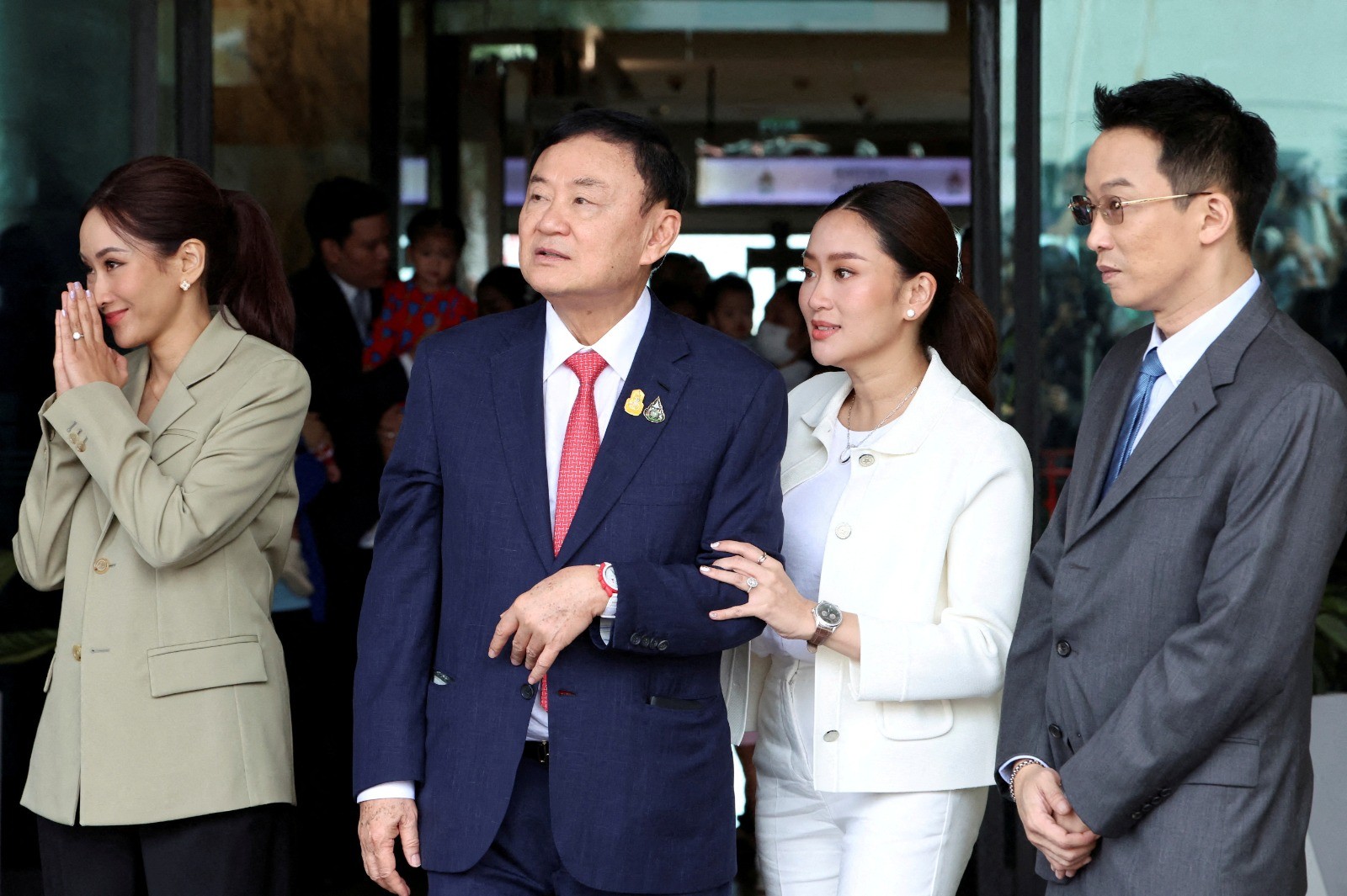 Pulang ke Thailand, Eks PM Thaksin Langsung Dijebloskan ke Penjara. (Foto: REUTERS/Athit Perawongmetha)