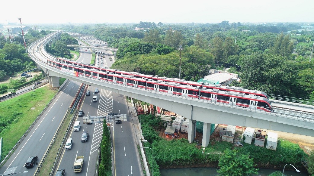 LRT Jabodebek Sempat Alami Gangguan, KAI: Layanan Sudah Kembali Normal. (Foto: MNC Media)