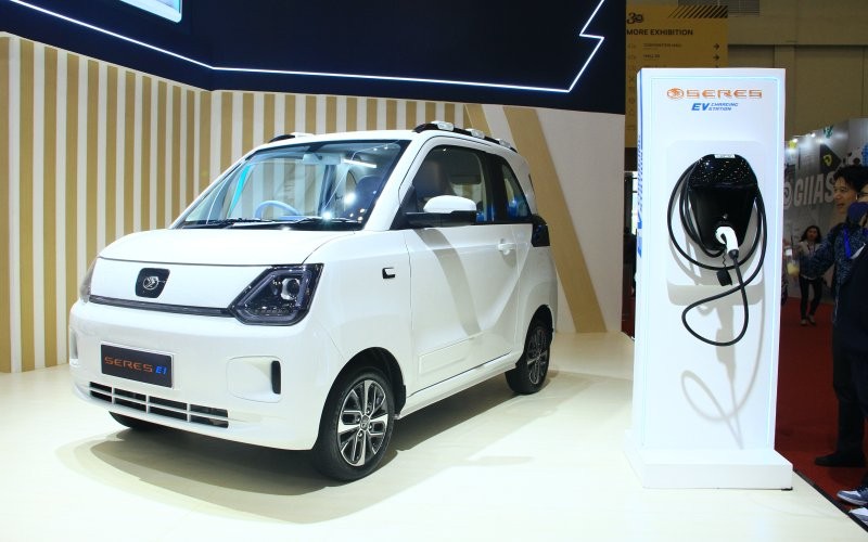 Mobil listrik kompak Seres E1 resmi diluncurkan pada ajang GIIAS 2023.  (Fadli Ramadhan/MPI)