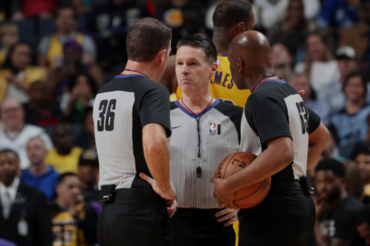 Wasit Terkaya di Dunia: dari Sepak Bola, NBA, dan UFC, Mana yang Tertinggi? (Foto: NBA)