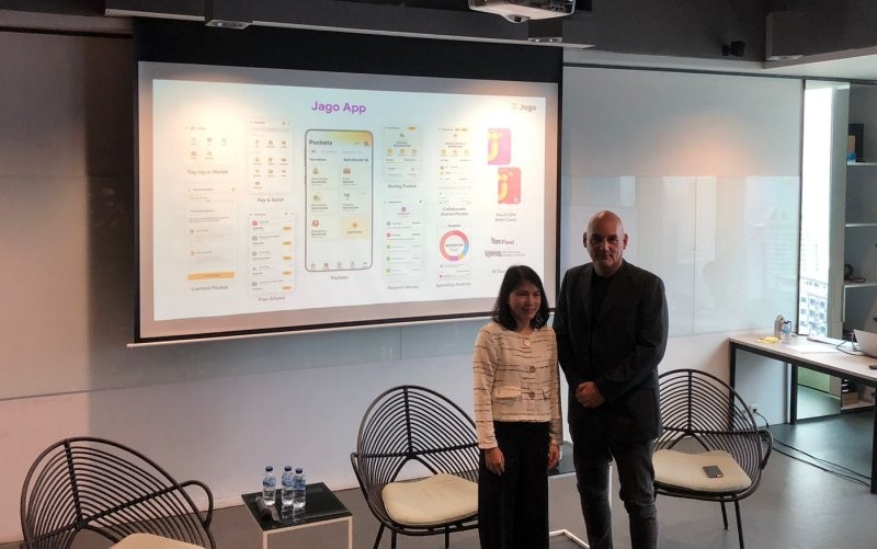 Head of Consumer Business Customer Value Management Bank Jago, Irene Santoso dan Country Manager Indonesia Advance.AI Ronald Molenaar (Nur Ichsan Yuniarto/IDX)