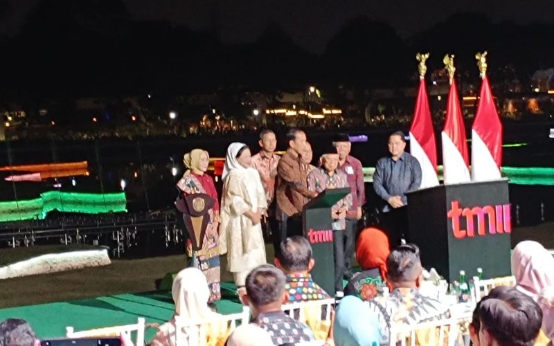 Presiden Jokowi meresmikan revitalisasi TMII (Raka Dwi Novianto/MPI)