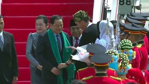 PM Laos Tiba di Soetta, Siap Ikuti KTT ke-43 ASEAN . (Foto: Binti/MNC Media)