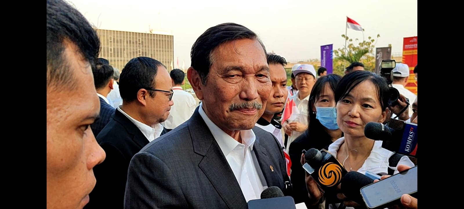 Usai Jalal Kereta Cepat Bersama PM China, Luhut: PM China Sangat Happy. (Foto: MNC Media)