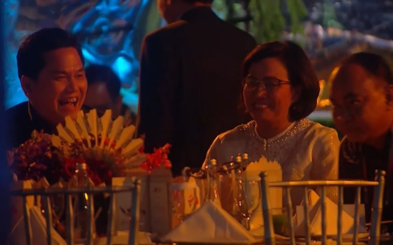Menteri BUMN Erick Thohir tampak semringah saat menghadiri Gala Dinner KTT ASEAN ke-43 (Ardi/MPI)