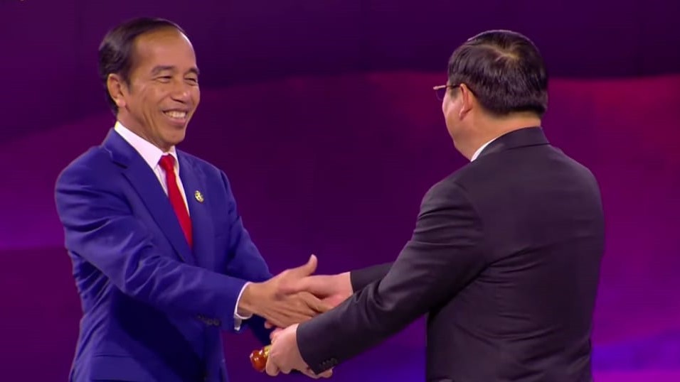 KTT Berakhir, Indonesia Serahkan Keketuaan ASEAN ke Laos. (Foto: YouTube Setpres)